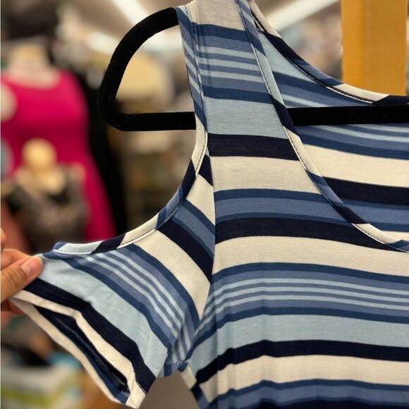 Chic Striped Blue and White Midi Dress - Picture 3 of 8
